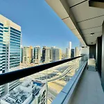 Sea Front Living, Upgraded 2Br Apartment, Escan Tower, Dubai Marina