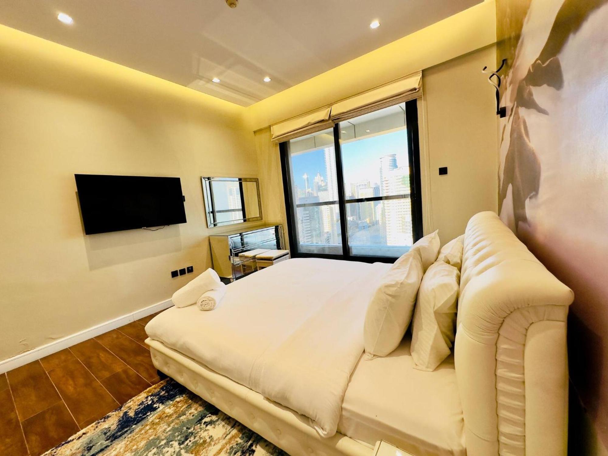Sea Front Living, Upgraded 2br Apartment, Escan Tower, Marina Apartment Dubai