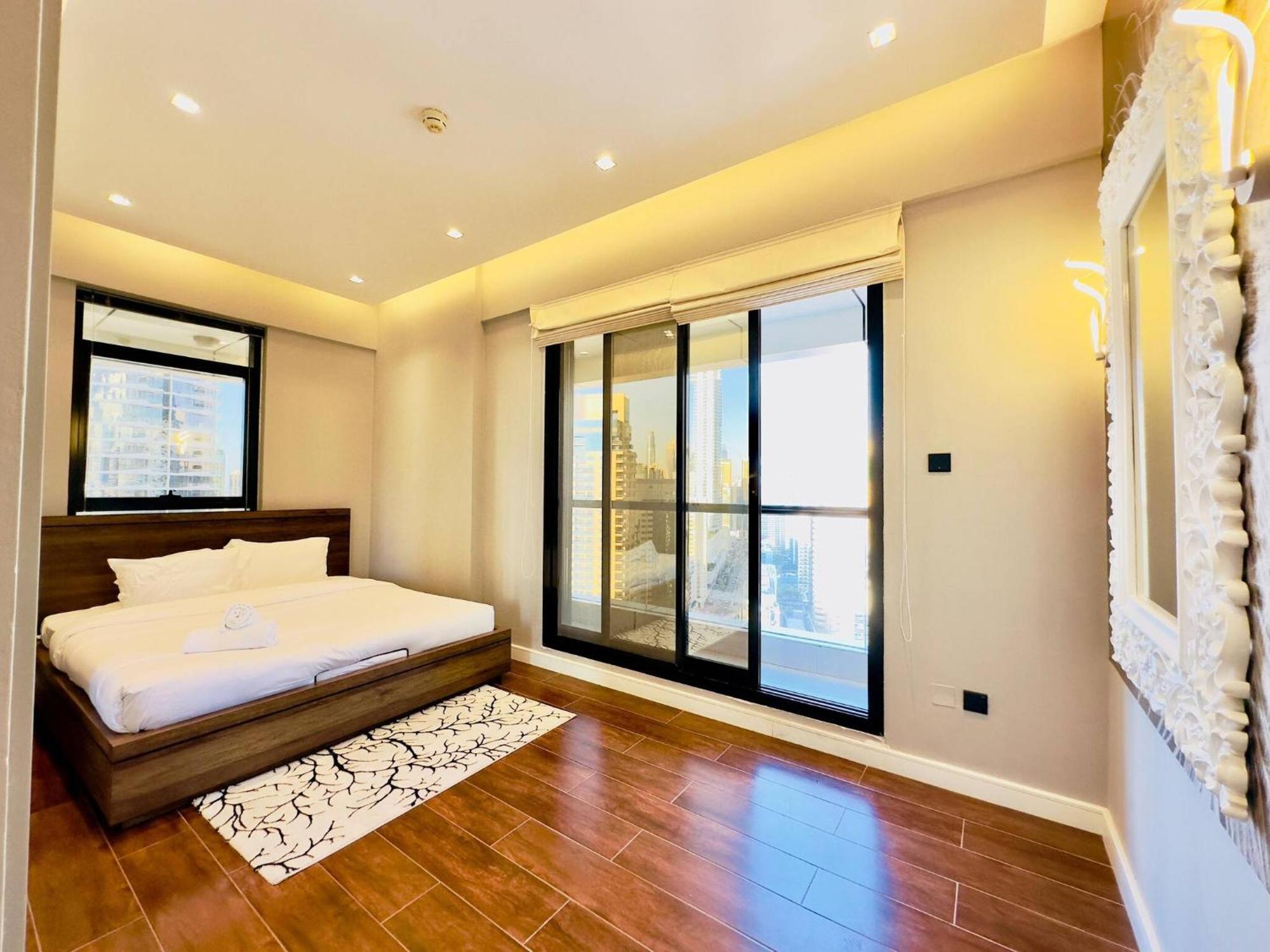 Sea Front Living, Upgraded 2br Apartment, Escan Tower, Marina Dubai