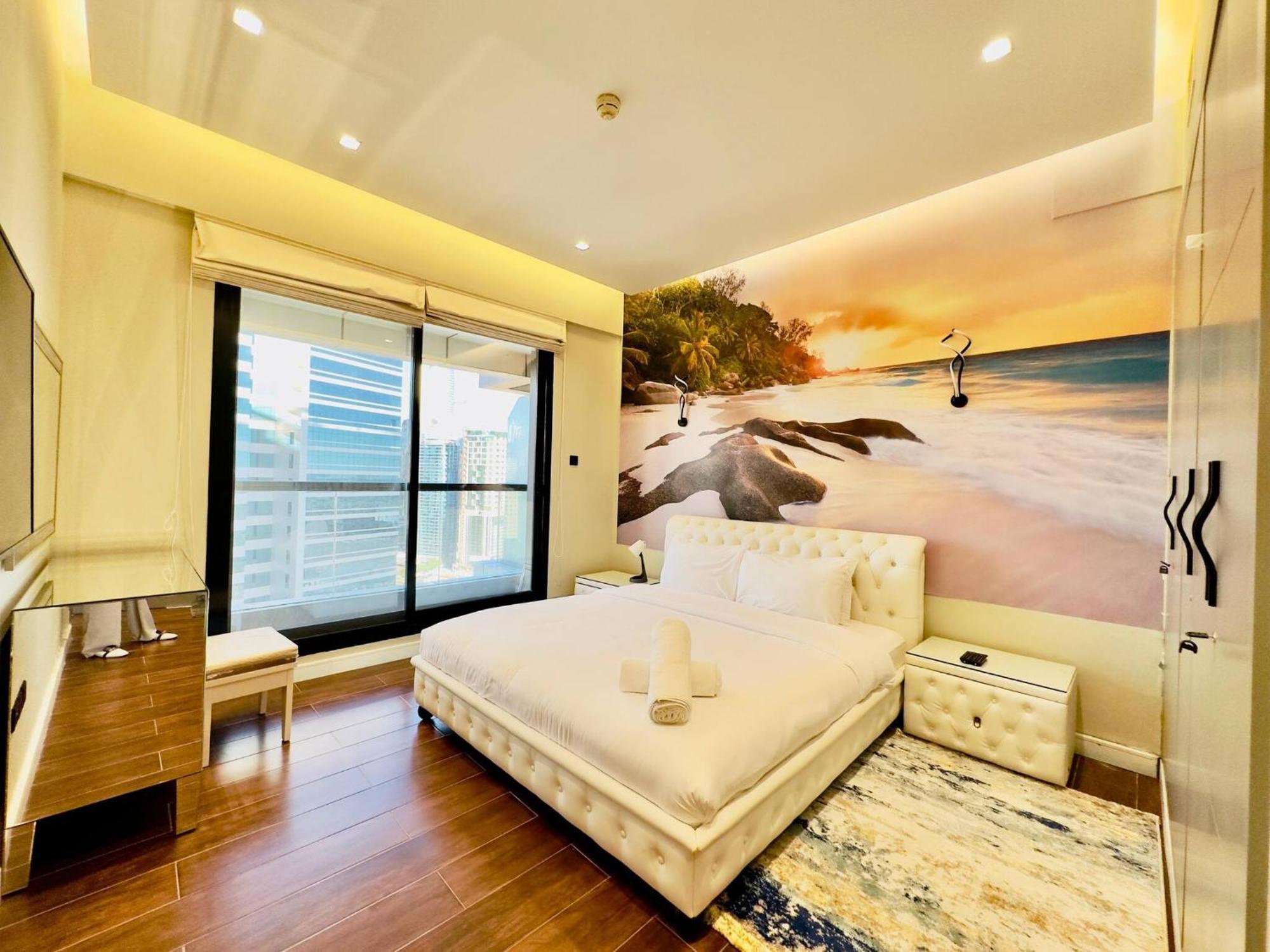 Sea Front Living, Upgraded 2br Apartment, Escan Tower, Marina Apartment Dubai