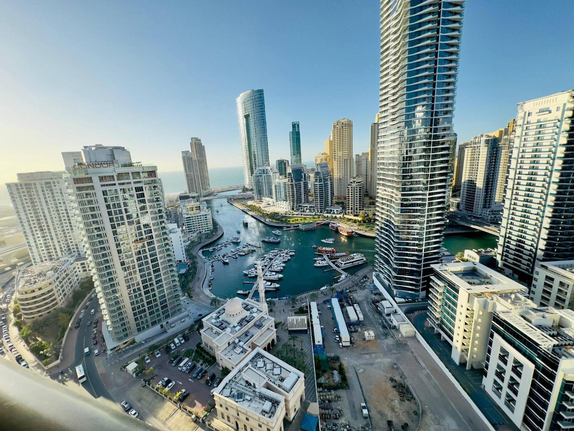 Sea Front Living, Upgraded 2br Apartment, Escan Tower, Marina